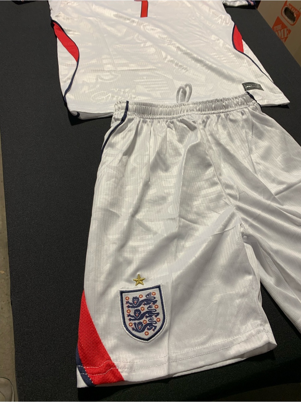 Kids 2026 England Jerseys - Picture 5 of 13